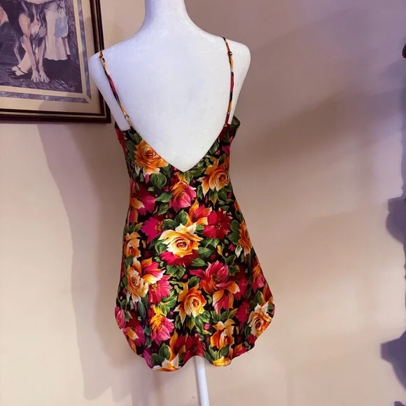 Gold Label Victoria’s Secret Floral Lace Slip XS/S - Picture 2 of 11